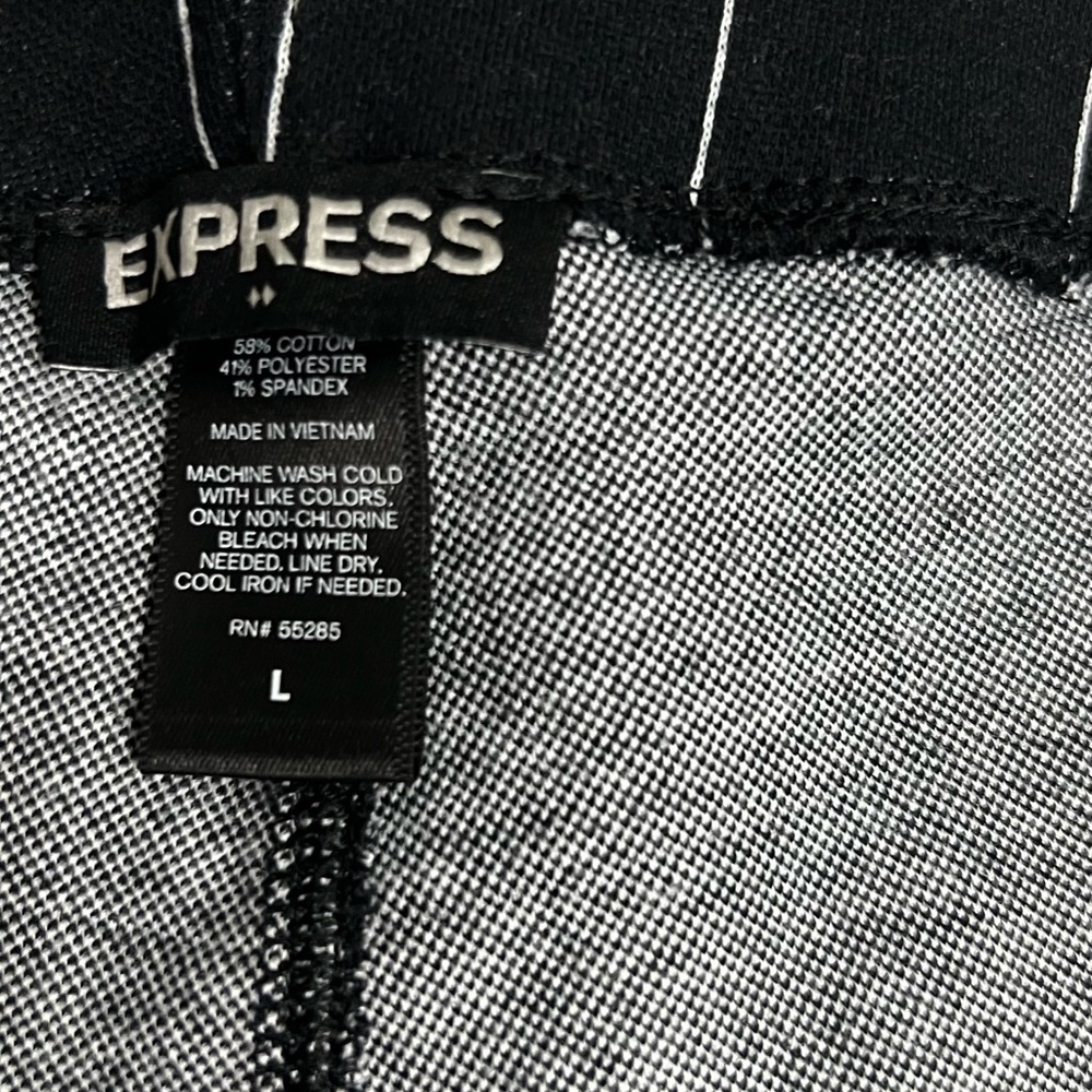 Black Grid Pattern Pants - Picture 3 of 3